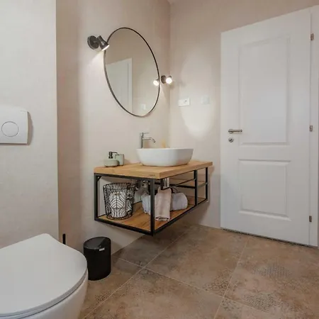Oliva Oliana With Heated Pool * Vrsi