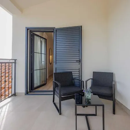 Villa Oliva Oliana With Heated Pool