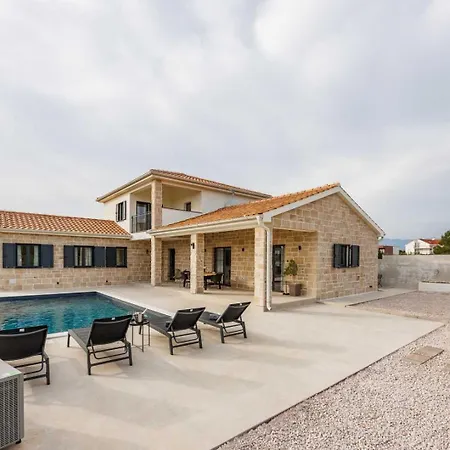 Oliva Oliana With Heated Pool Villa *