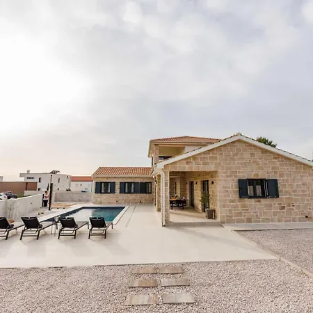 Oliva Oliana With Heated Pool Villa Vrsi