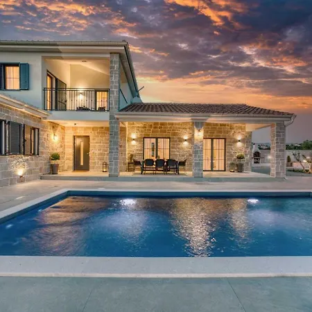 Oliva Oliana With Heated Pool Villa *