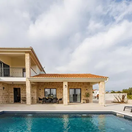 Oliva Oliana With Heated Pool *
